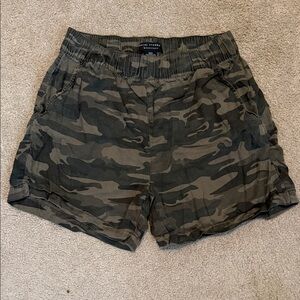 Social Standard Women's Camo Pull On Shorts
